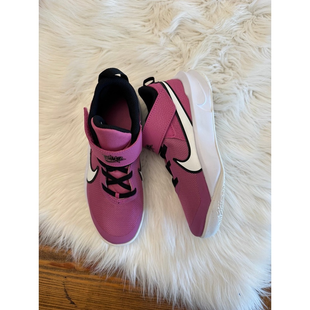 Nike Team Hustle D10 'Cosmic Fuchsia size 2Y